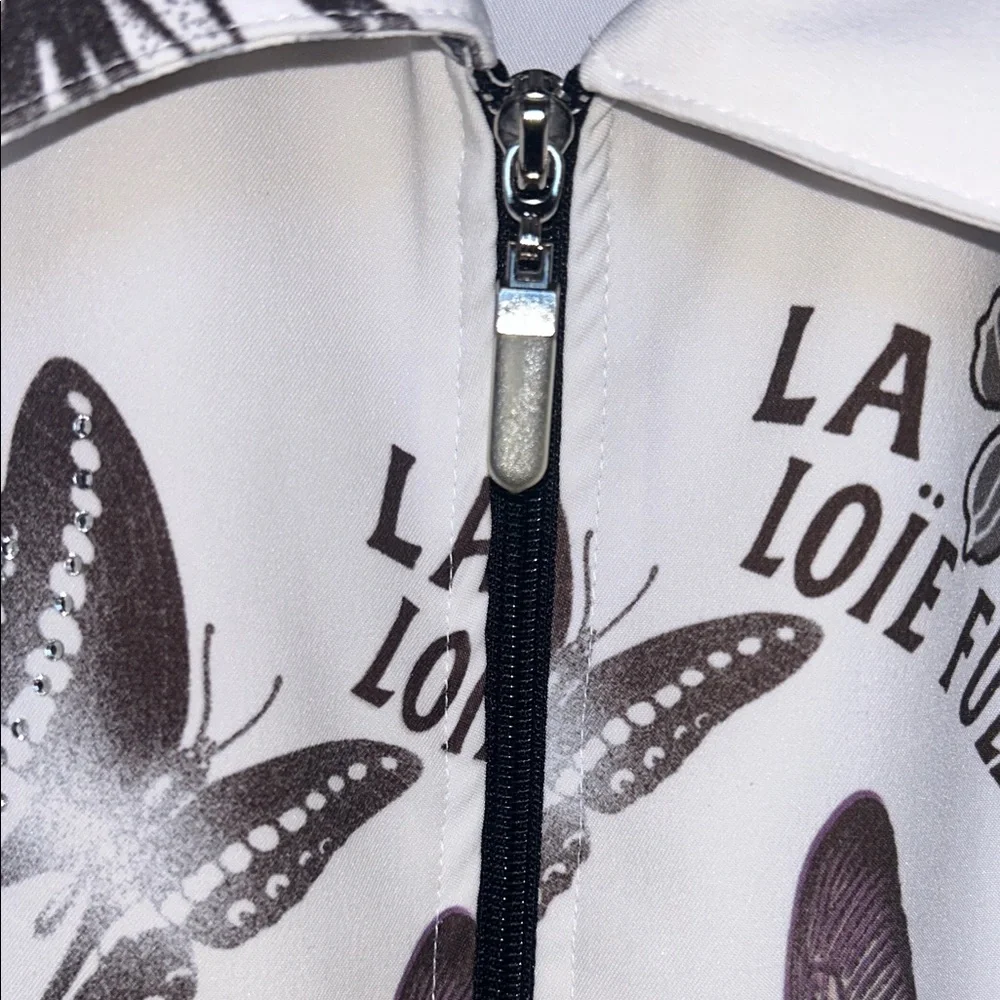 Elegant Butterfly Print Sleeveless Blouse - Picture 3 of 10